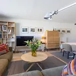 Lecomte - The Shoreline Seaview - 225 *