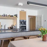 Lecomte - The Shoreline Seaview - 225 * Ostende