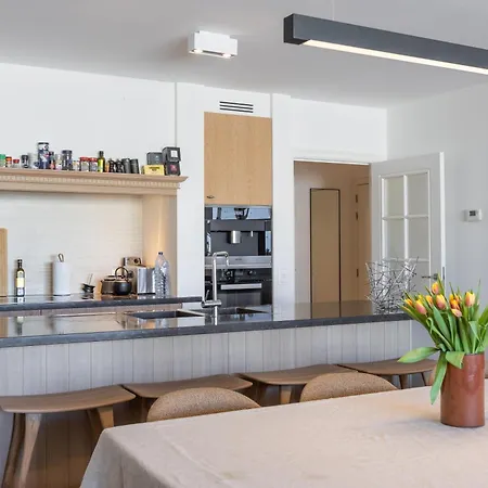 Lecomte - The Shoreline Seaview - 225 * Ostende