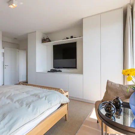 Lecomte - The Shoreline Seaview - 225 * Ostende