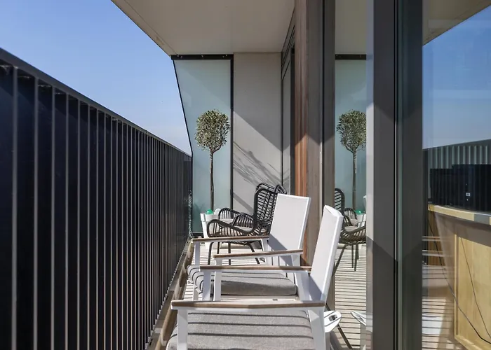 Lecomte - The Shoreline Seaview - 225