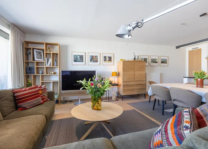 Lecomte - The Shoreline Seaview - 225 *