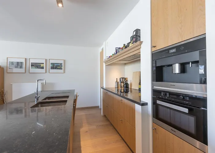 Lecomte - The Shoreline Seaview - 225 * Oostende