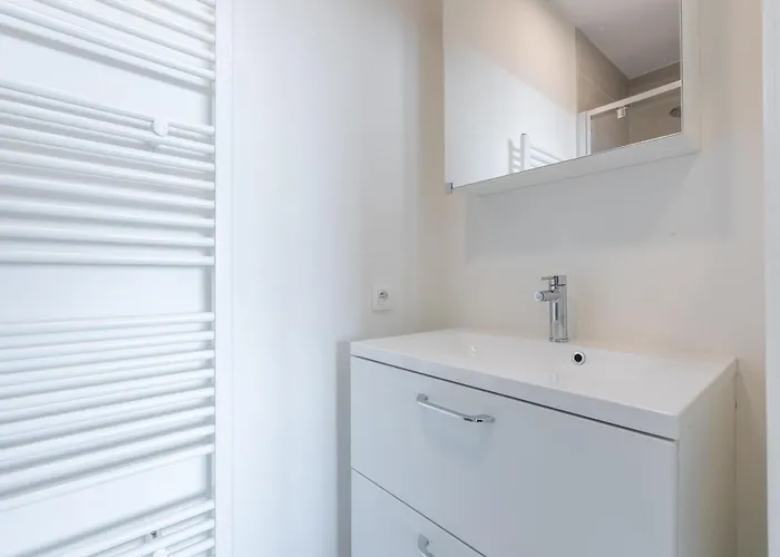 Lecomte - The Shoreline Seaview - 225 *