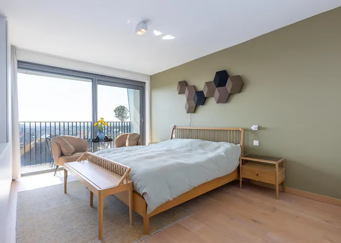 Lecomte - The Shoreline Seaview - 225 *