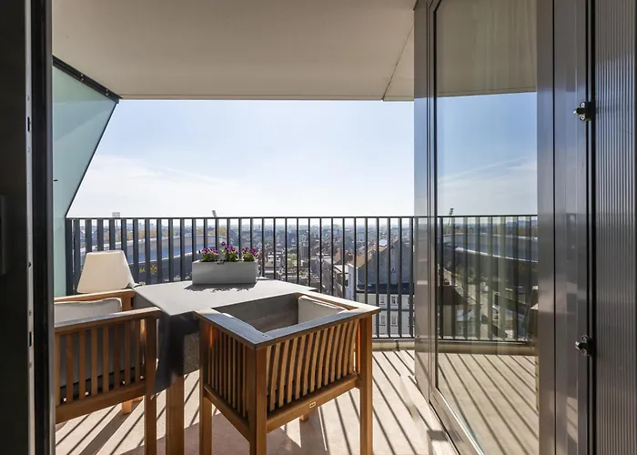 Lecomte - The Shoreline Seaview - 225 *